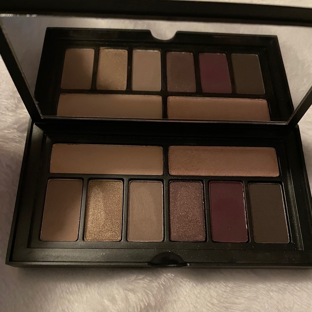 Smashbox Drawn In. Decked Out. Eyeshadow Palette